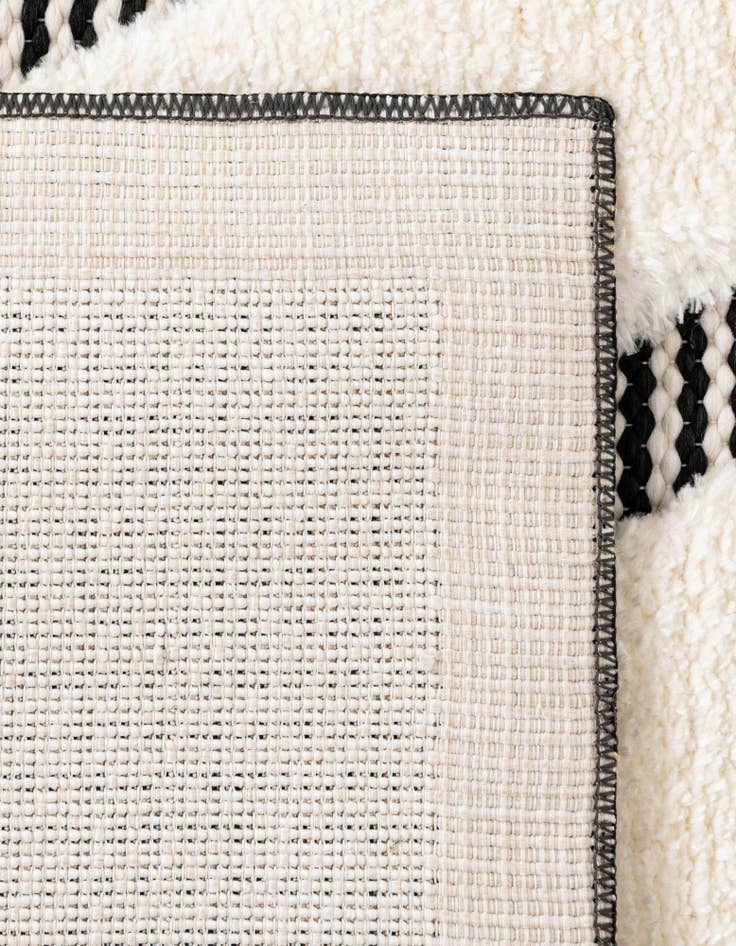 Detail image of 2' x 5' Prismatic Runner Rug