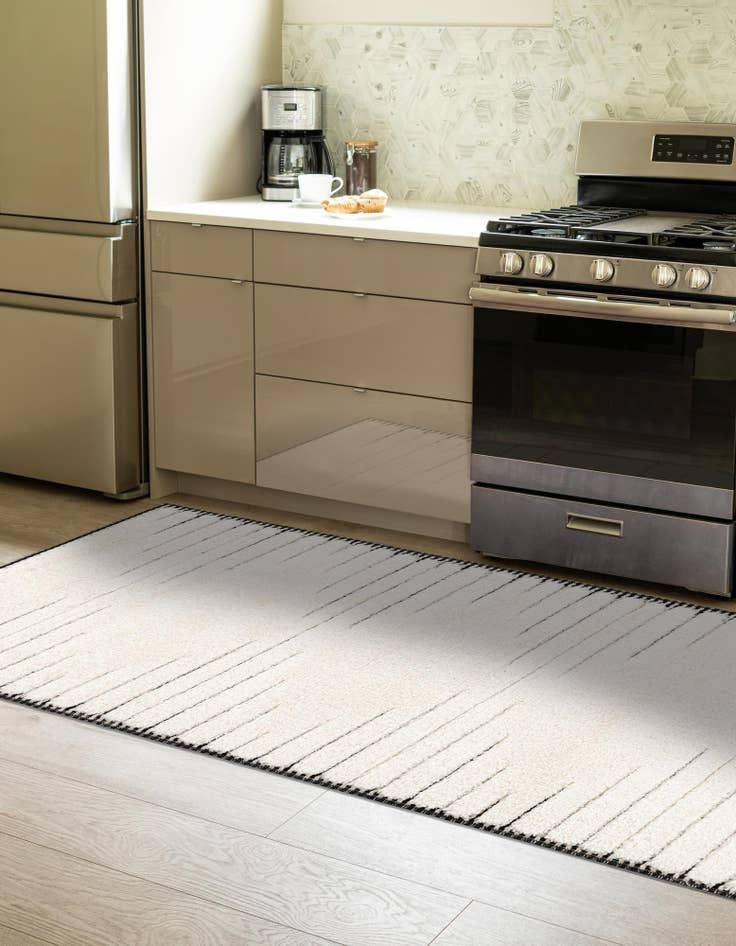 Detail image of 2' 7 x 8' Prismatic Runner Rug