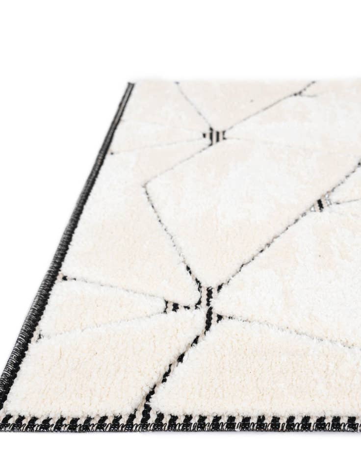 Detail image of 2' x 5' Prismatic Runner Rug