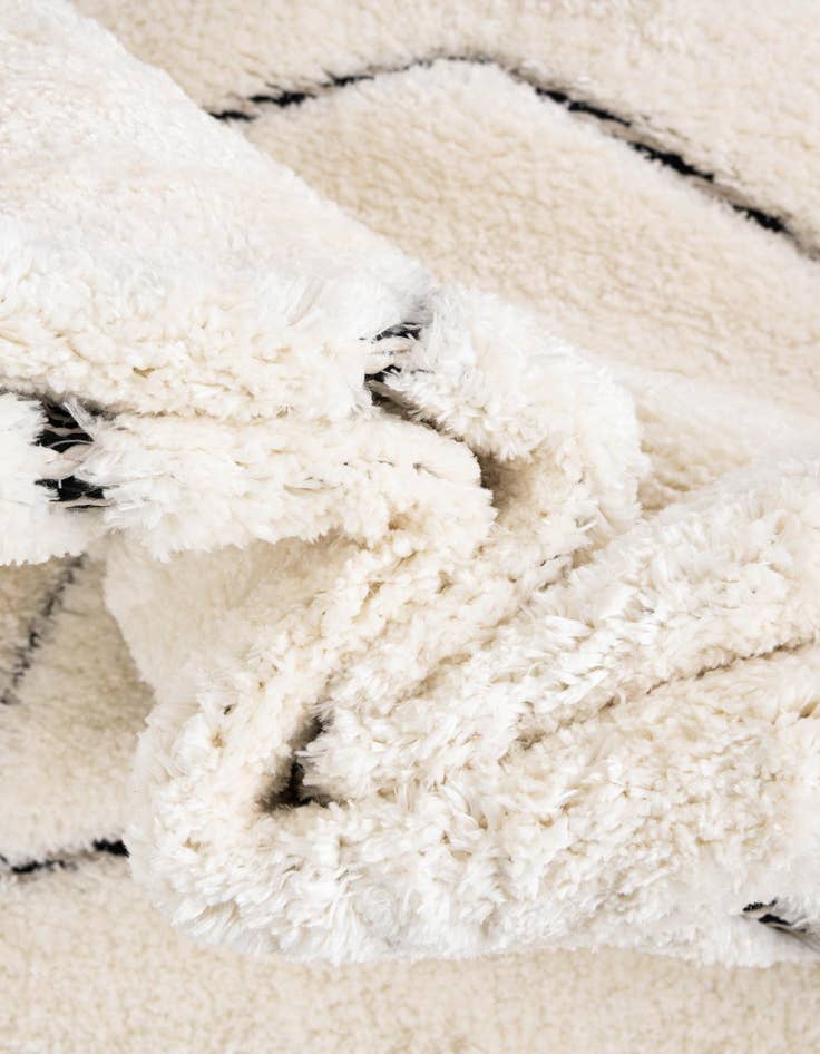 Detail image of 2' x 6' Prismatic Runner Rug