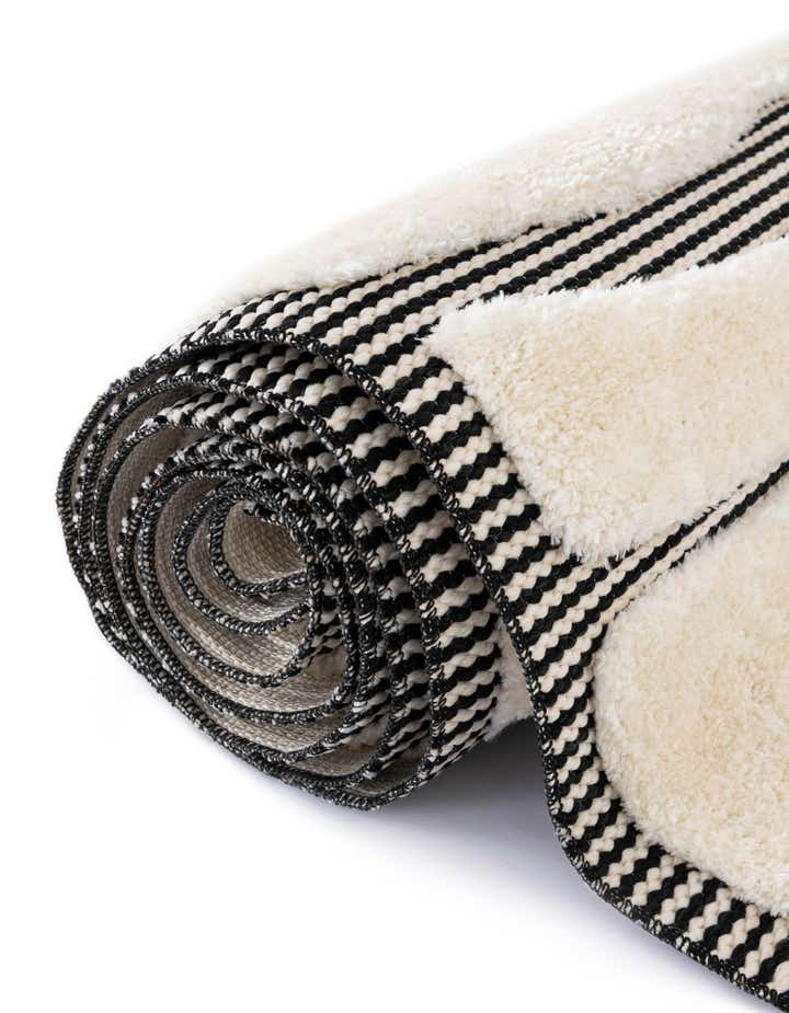7' 10 x 7' 10 Prismatic Square Rug