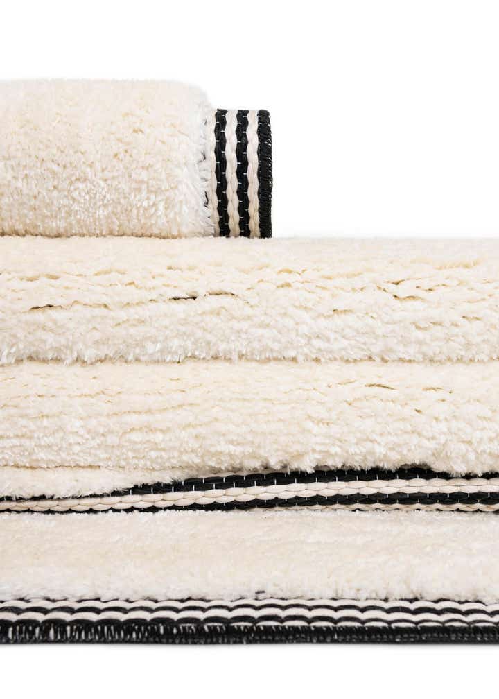 7' 10 x 7' 10 Prismatic Square Rug