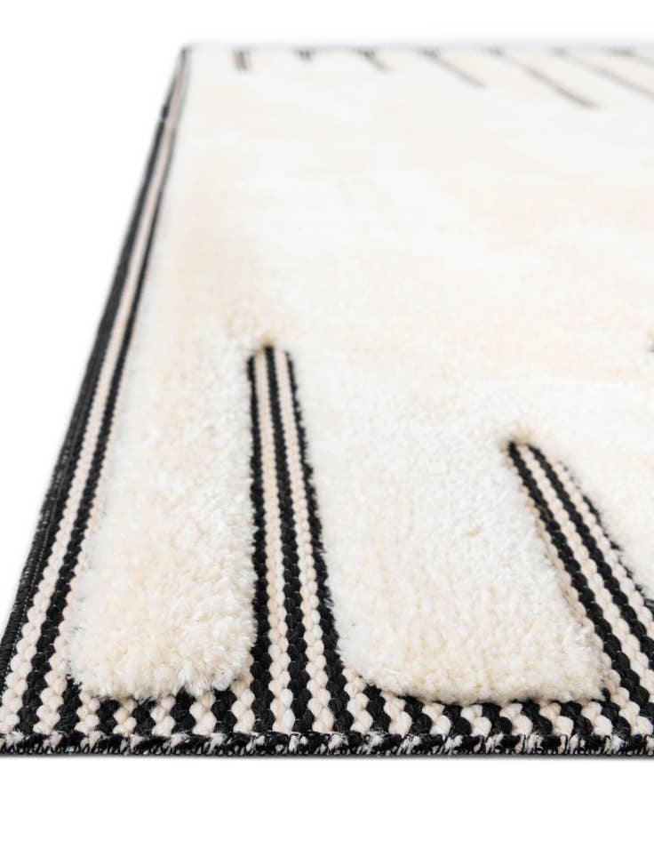 Detail image of 7' 10 x 7' 10 Prismatic Square Rug