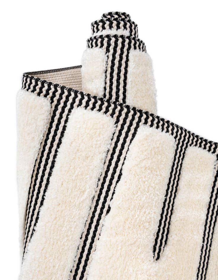 Detail image of 7' 10 x 7' 10 Prismatic Square Rug