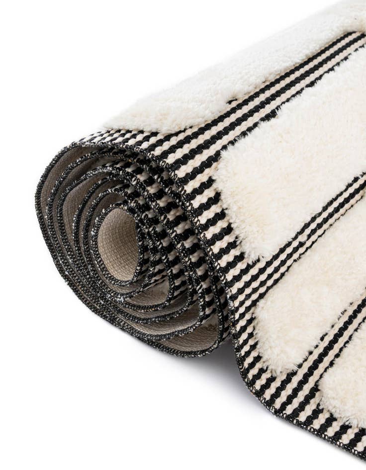 Detail image of 7' 10 x 7' 10 Prismatic Square Rug