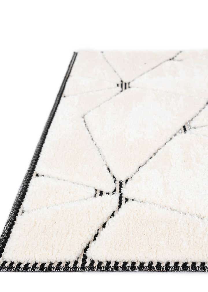 7' 10 x 7' 10 Prismatic Square Rug