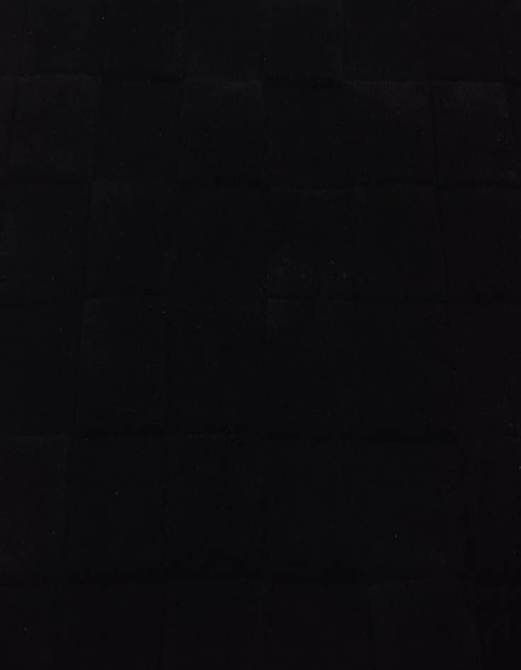 Detail image of 4' x 5' 7 Luna Wool Rug