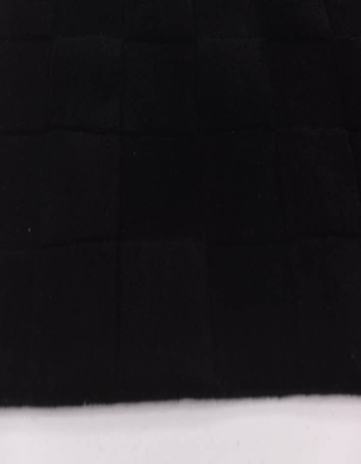 Detail image of 4' x 5' 7 Luna Wool Rug