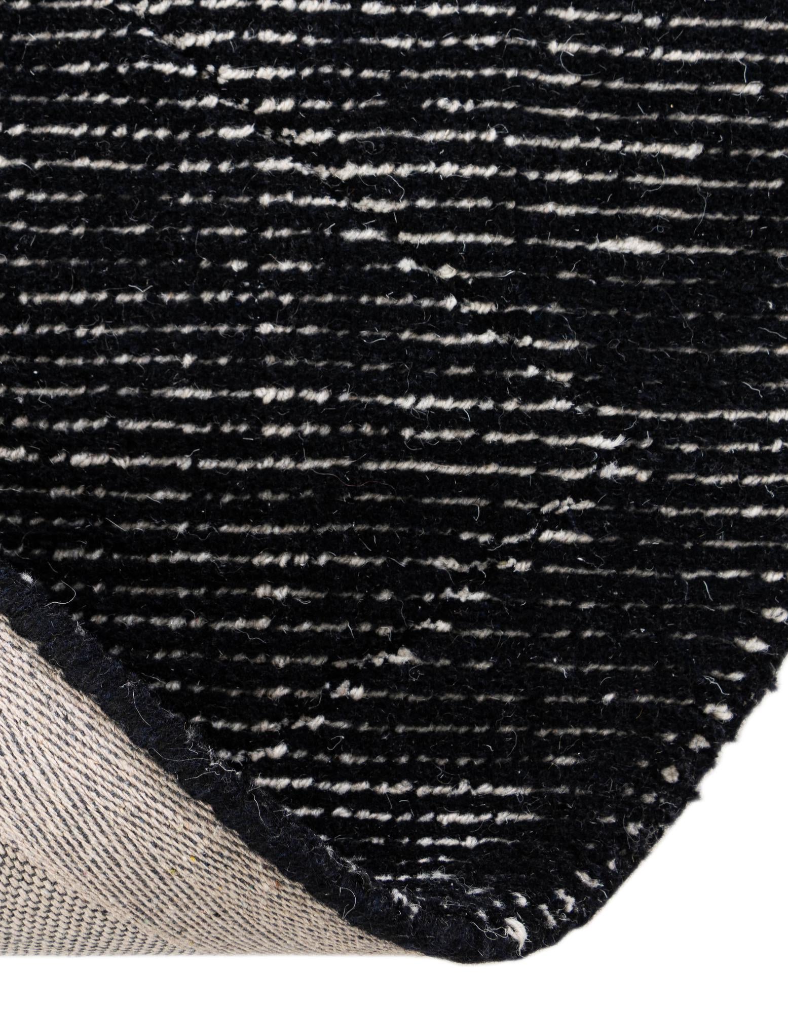 7' 10 x 7' 10 WoolCraft Geometric Round Rug