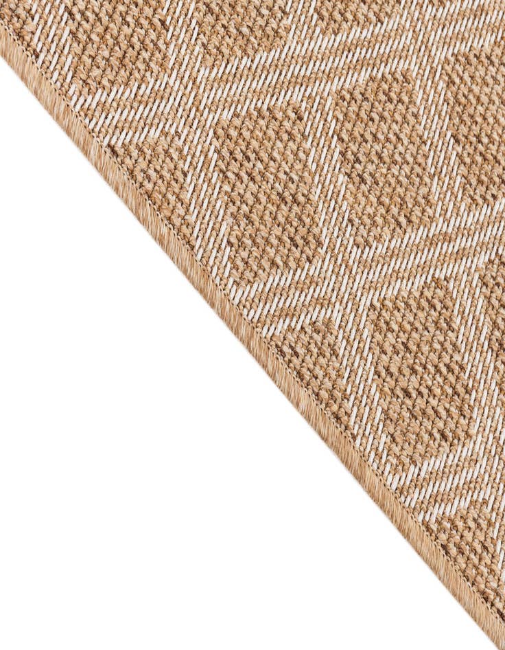 Detail image of 4' 10 x 7' 8 Easy-Clean Modern Indoor / Outdoor Rug