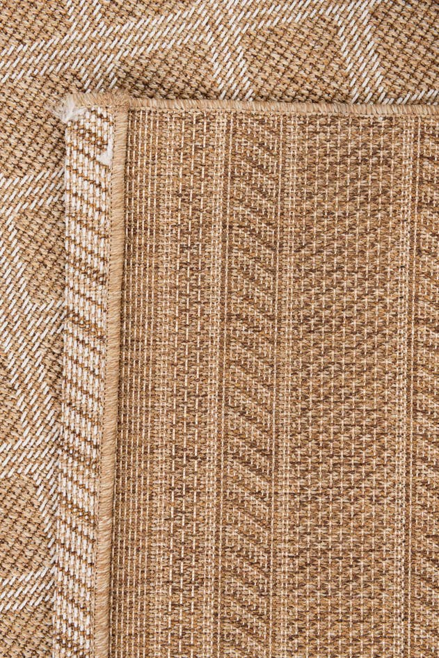 Detail image of 4' 10 x 7' 8 Easy-Clean Modern Indoor / Outdoor Rug