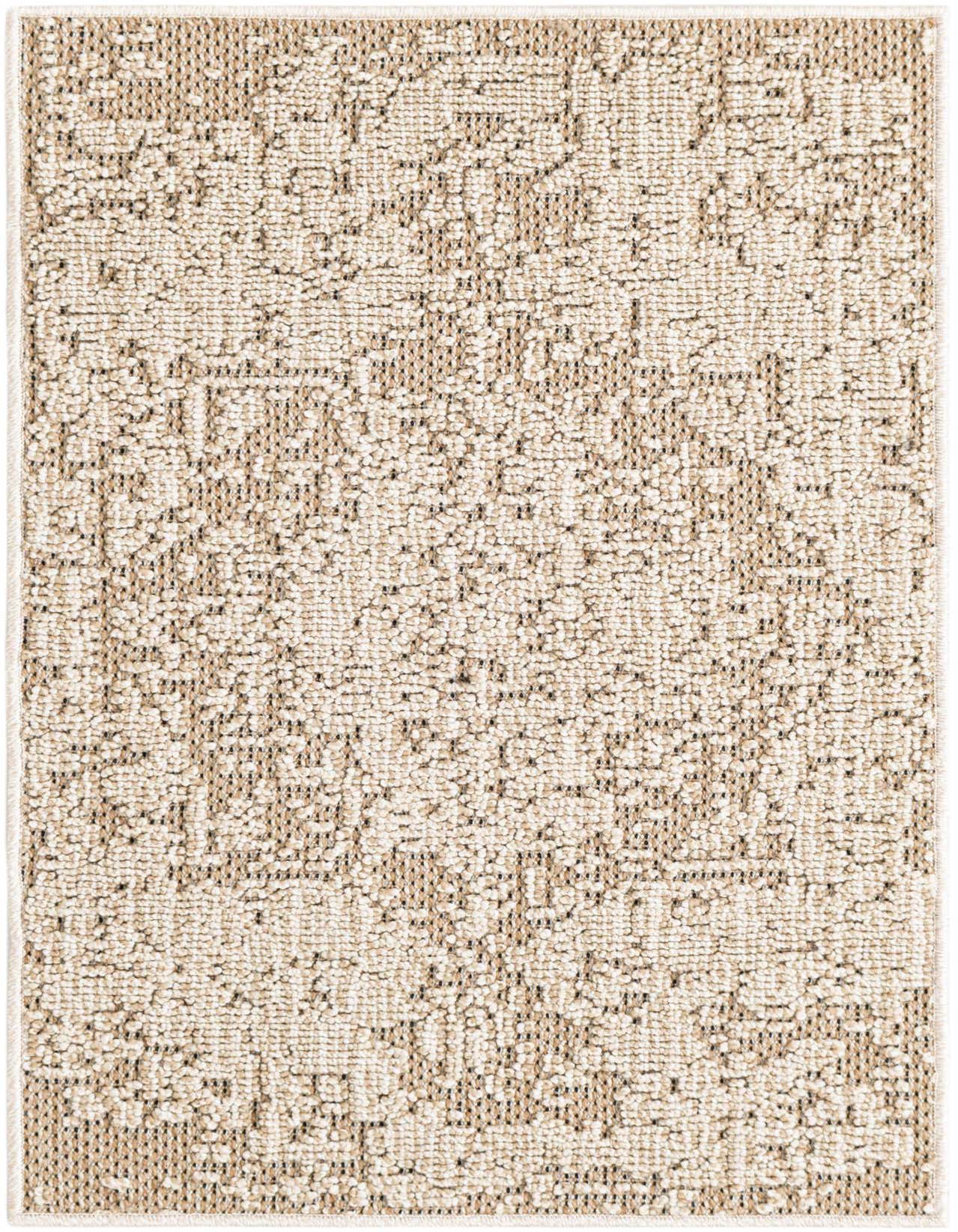 2' x 3' 1 Easy-Clean Traditional Indoor / Outdoor Rug