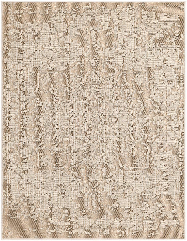 Detail image of 4' 1 x 6' 1 Easy-Clean Traditional Indoor / Outdoor Rug