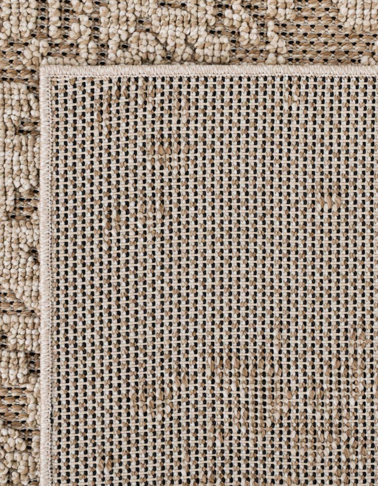 Detail image of 6' 1 x 9' Easy-Clean Traditional Indoor / Outdoor Rug