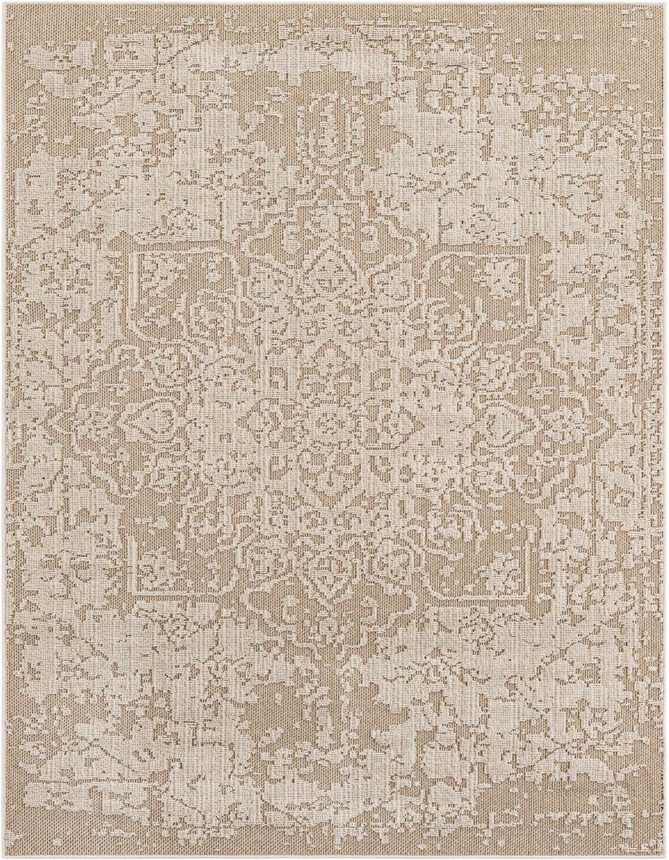 6' 1 x 9' Easy-Clean Traditional Indoor / Outdoor Rug