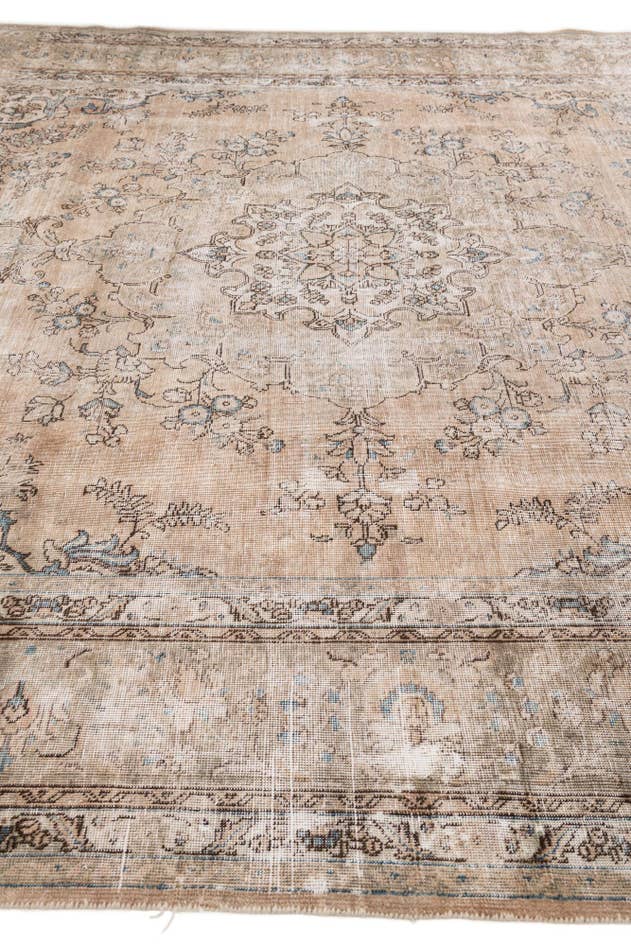 Detail image of 10' x 12' 1 Hand Knotted Ultra Vintage Persian Wool Rug