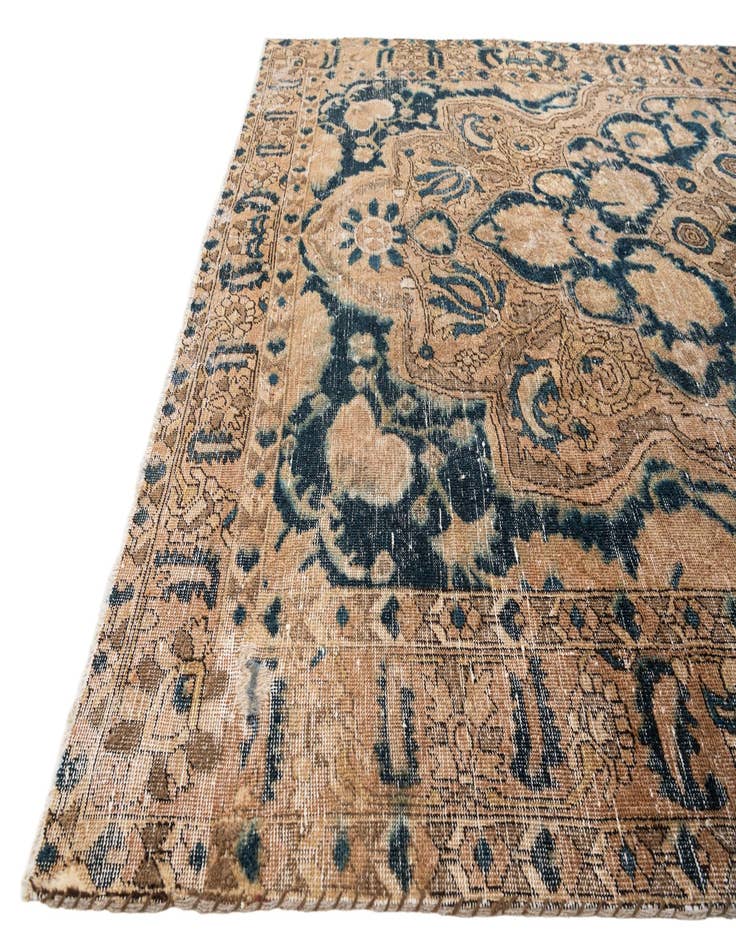 Detail image of 6' 9 x 10'  Hand Knotted Ultra Vintage Persian Wool Rug