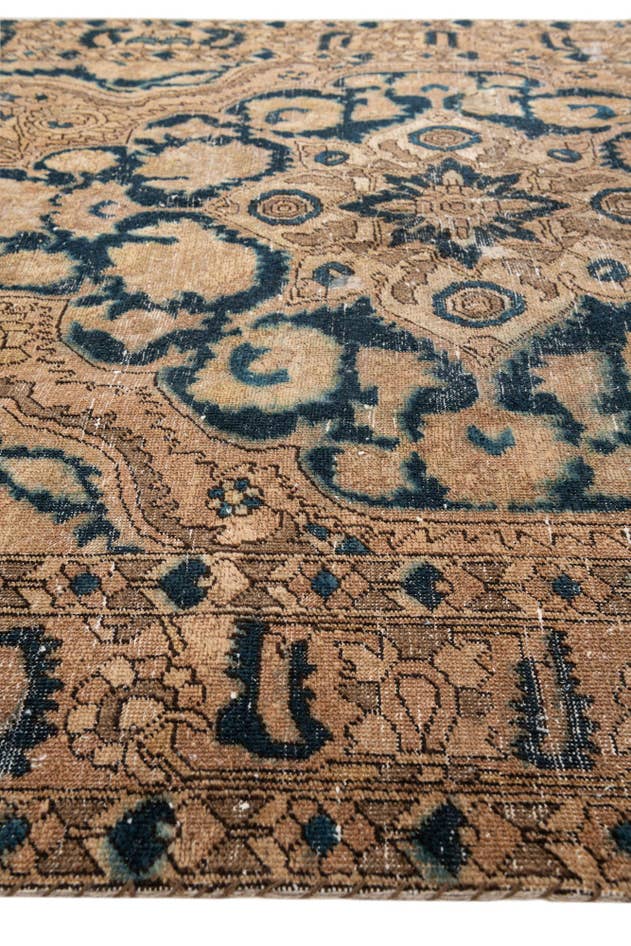 Detail image of 6' 9 x 10' Hand Knotted Ultra Vintage Persian Wool Rug