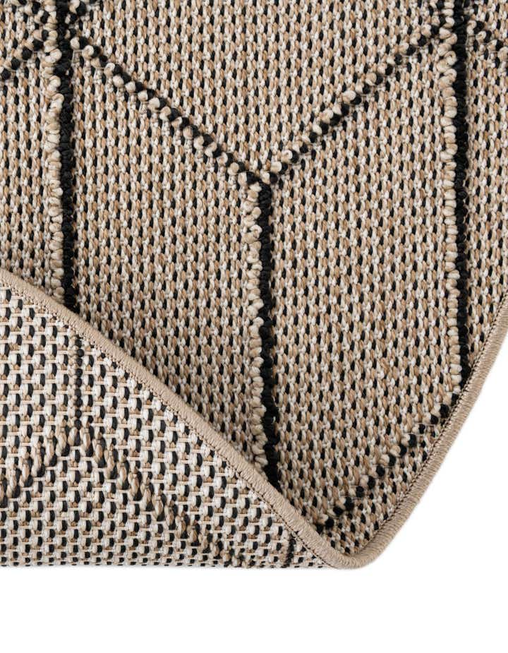 5' 3 x 5' 3 Easy-Clean Lattice Indoor / Outdoor Round Rug