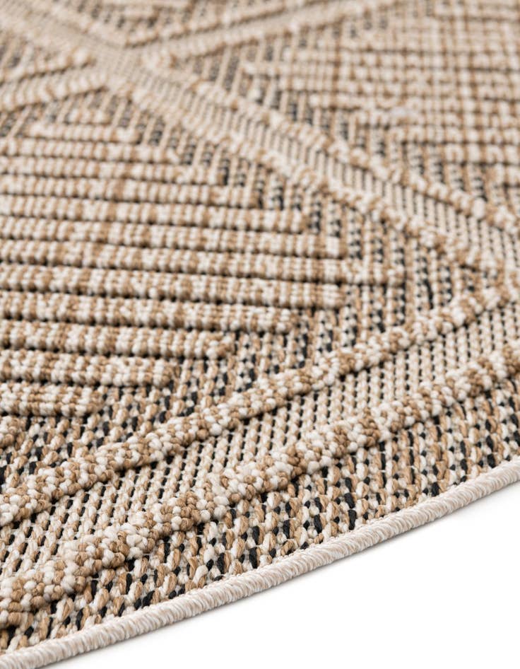 Detail image of 7' 10 x 7' 10 Washable Lattice Indoor / Outdoor Round Rug