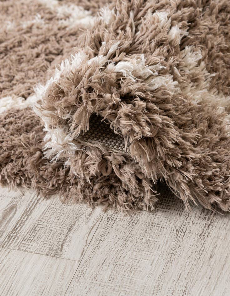Detail image of 2' 7 x 10' Infinity Shag Runner Rug