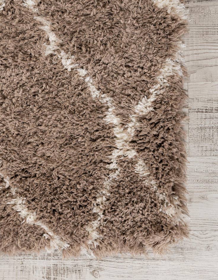 Detail image of 2' 7 x 10' Infinity Shag Runner Rug