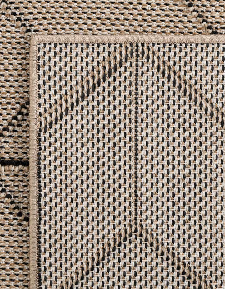 2' 7 x 12' Easy-Clean Lattice Indoor / Outdoor Runner Rug