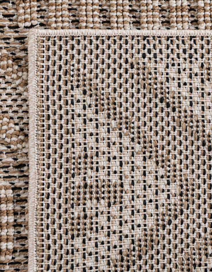 Detail image of 2' 7 x 12' Easy-Clean Trellis Indoor / Outdoor Runner Rug