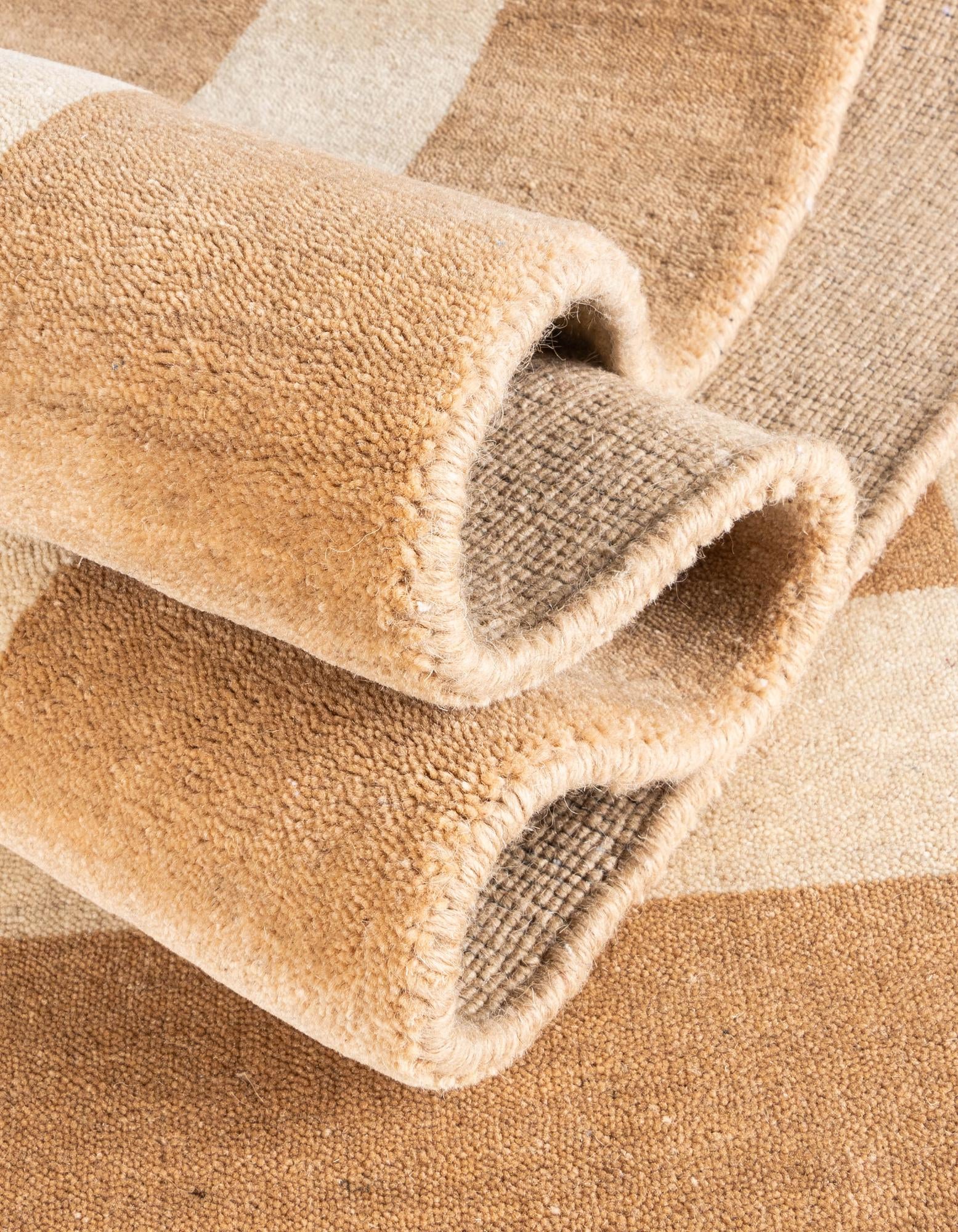 2' x 4' 1 Jill Zarin Border Wool Runner Rug