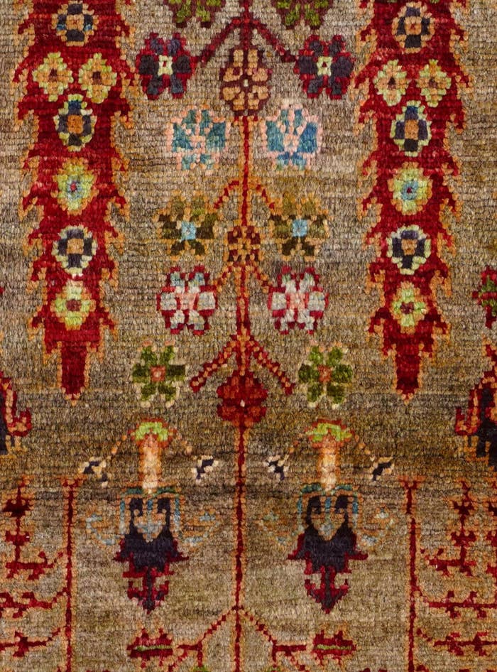 Detail image of 2' x 3' 2 Hand Knotted Ariana Ziegler Rug