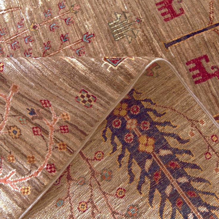 Detail image of 5' 1 x 7' 1 Hand Knotted Ariana Ziegler Rug