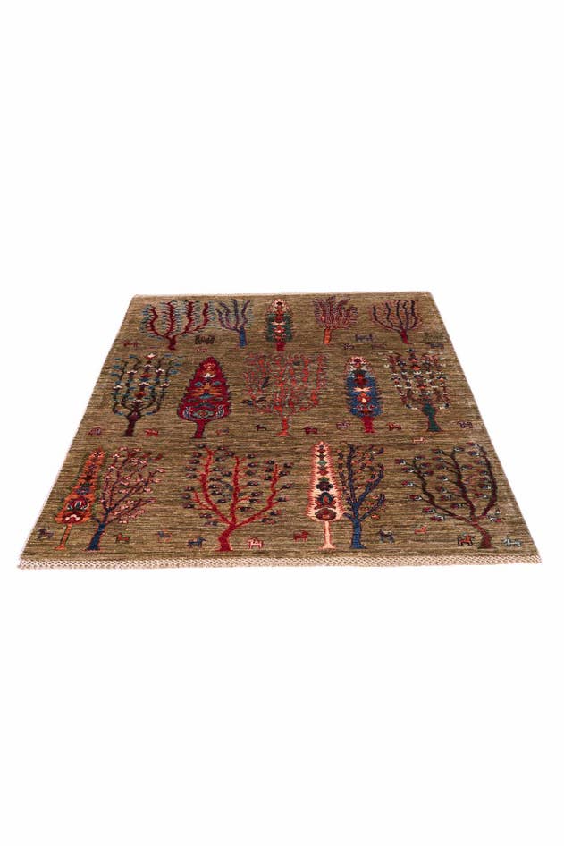 Detail image of 4' 2 x 5' 9 Hand Knotted Ariana Ziegler Rug