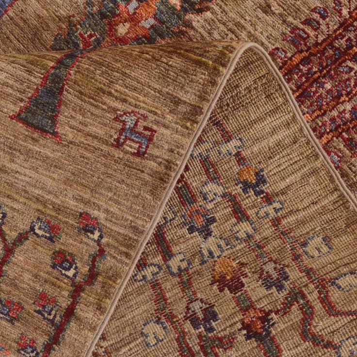 Detail image of 4' 2 x 5' 9 Hand Knotted Ariana Ziegler Rug