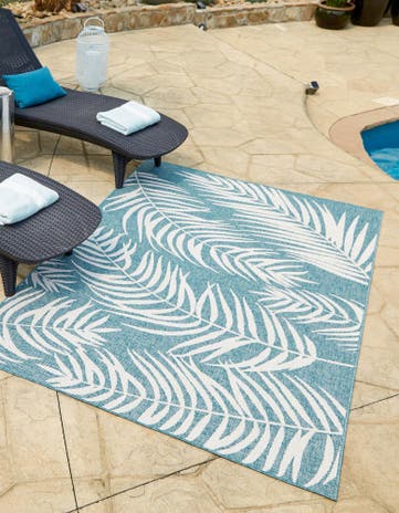 7' 10 x 10' Easy-Clean Botanical Indoor / Outdoor Rug