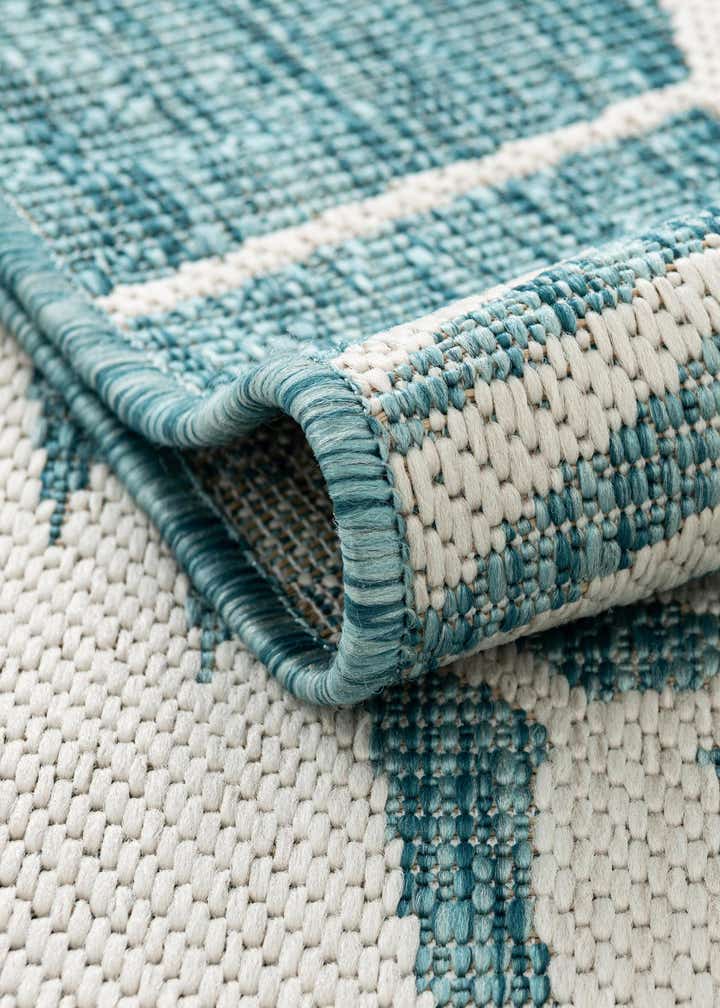 7' x 10' Easy-Clean Botanical Indoor / Outdoor Rug