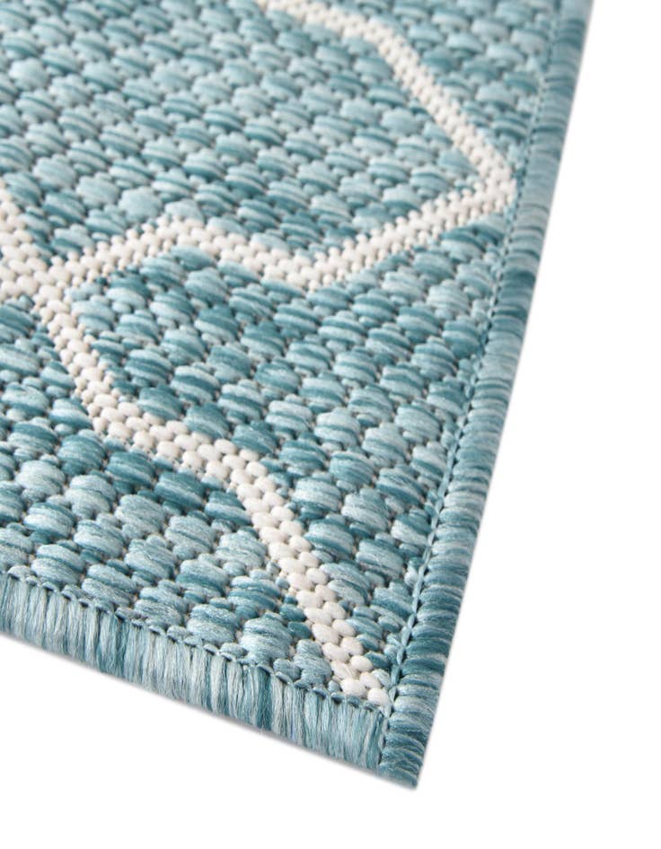 Detail image of 9' x 12' 2 Washable Lattice Indoor / Outdoor Rug