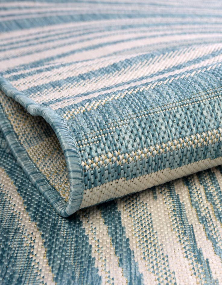 Detail image of 7' 10 x 11' Easy-Clean Modern Indoor / Outdoor Rug