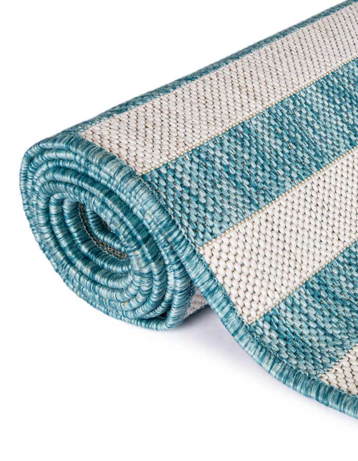5' 3 x 8' Easy-Clean Ribbon Indoor / Outdoor Rug