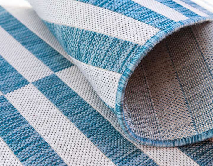 5' 3 x 8' Easy-Clean Ribbon Indoor / Outdoor Rug