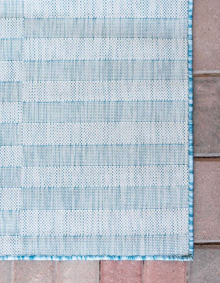 5' 3 x 8' Easy-Clean Ribbon Indoor / Outdoor Rug