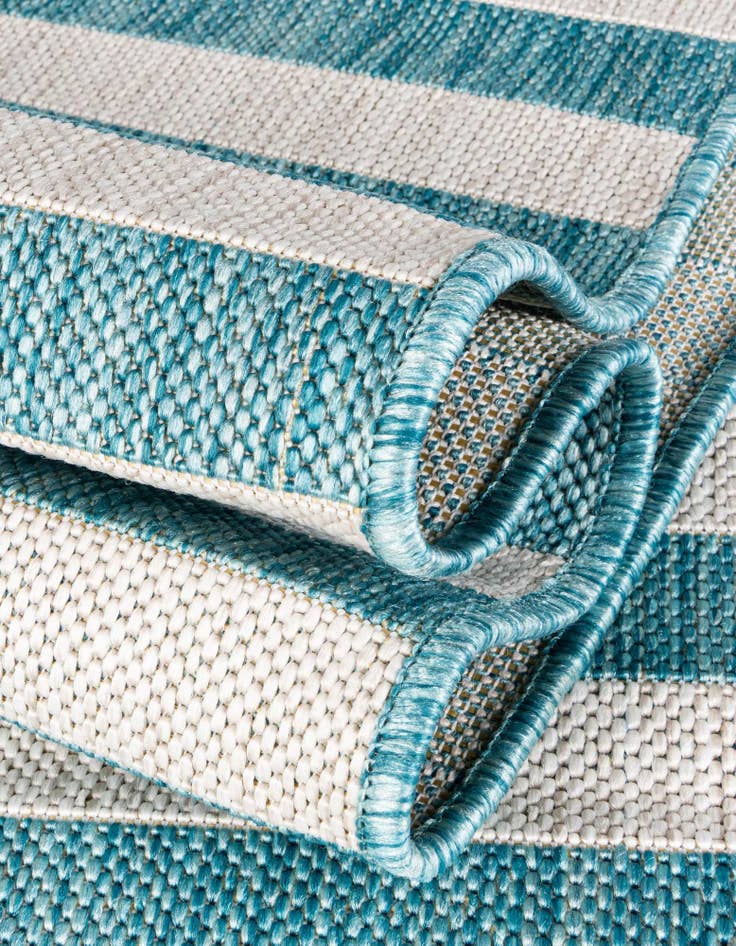 Detail image of 5' 3 x 8' Easy-Clean Ribbon Indoor / Outdoor Rug