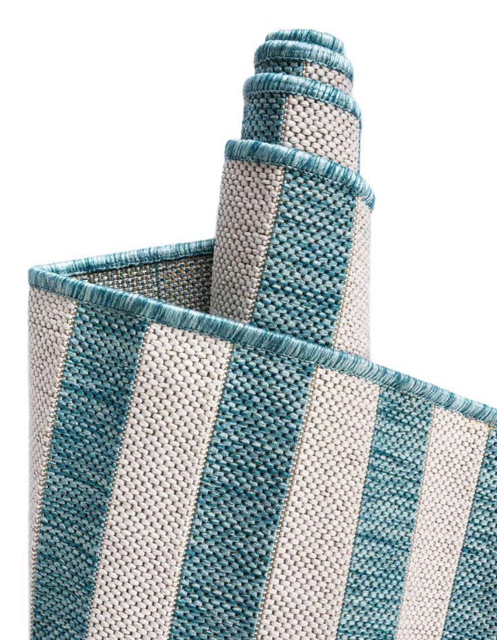 7' x 10' Easy-Clean Ribbon Indoor / Outdoor Rug