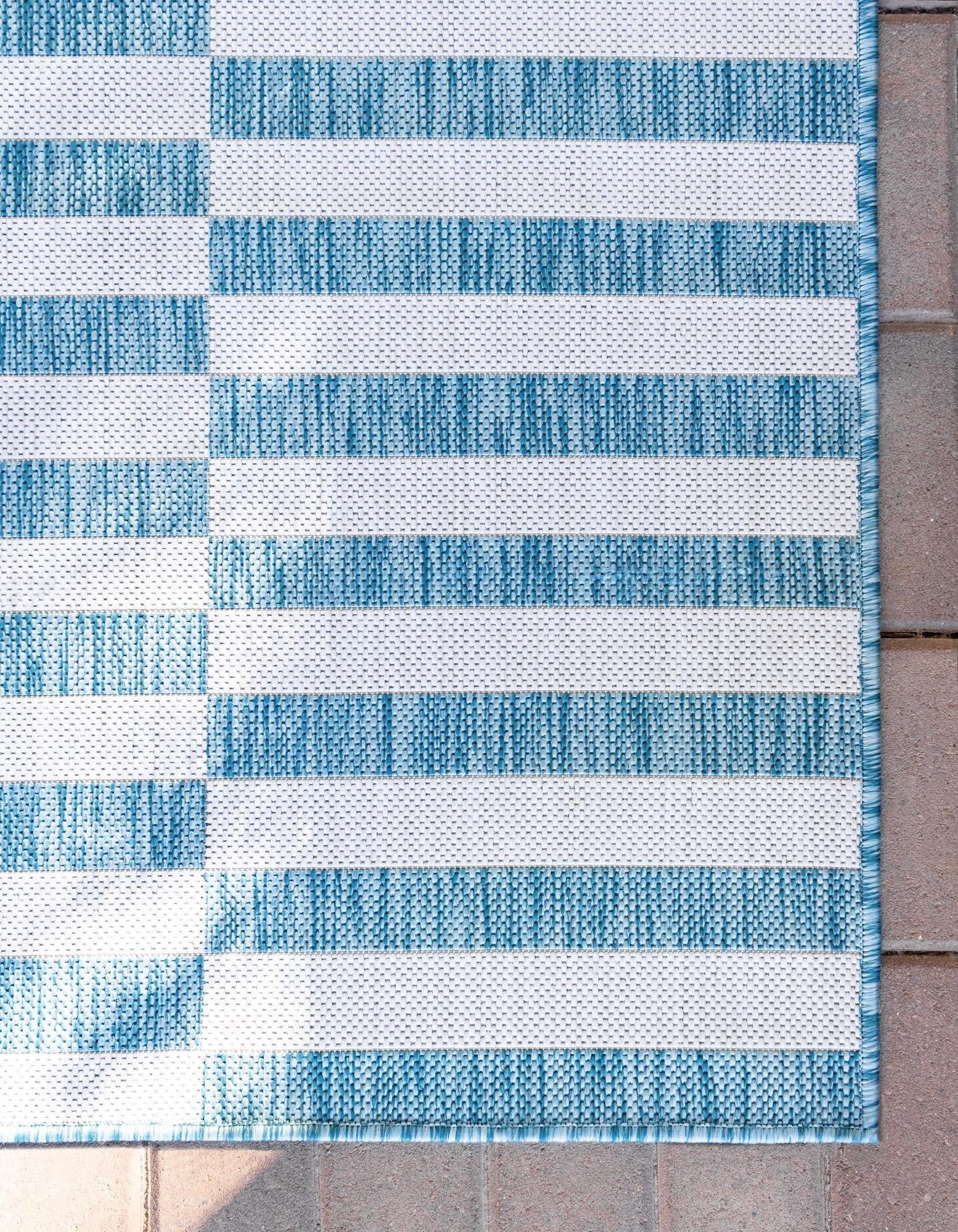 7' x 10' Easy-Clean Ribbon Indoor / Outdoor Rug