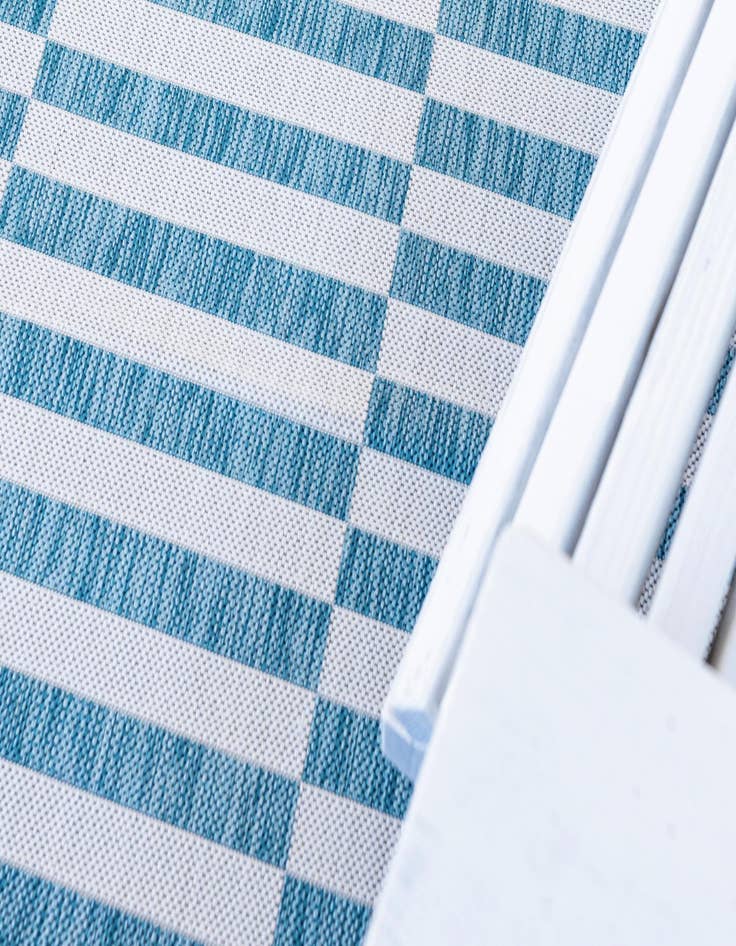Detail image of 5' 3 x 8' Easy-Clean Striped Indoor / Outdoor Rug