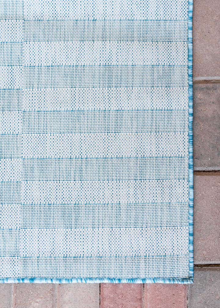 7' x 10' Easy-Clean Striped Indoor / Outdoor Rug