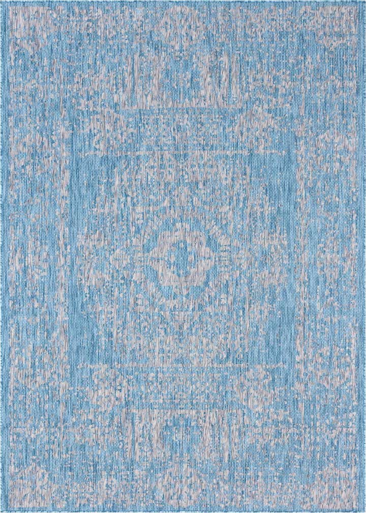 7' 10 x 11' Easy-Clean Traditional Indoor / Outdoor Rug