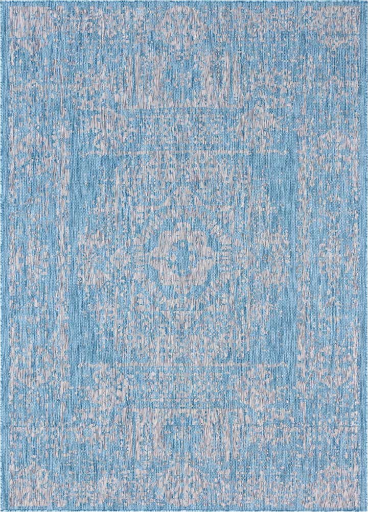 7' 10 x 11' Easy-Clean Traditional Indoor / Outdoor Rug
