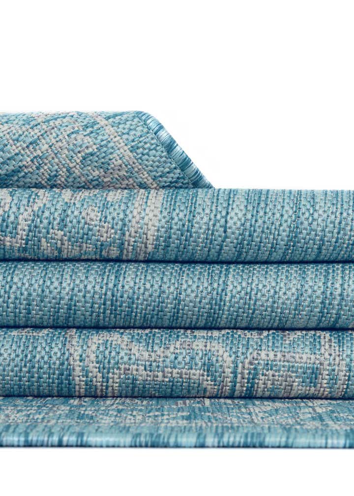 7' 10 x 11' Easy-Clean Traditional Indoor / Outdoor Rug