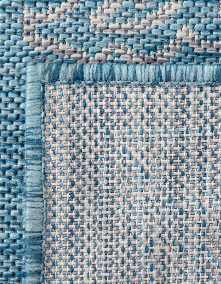 Detail image of 4' x 6'  Washable Traditional Indoor / Outdoor Rug