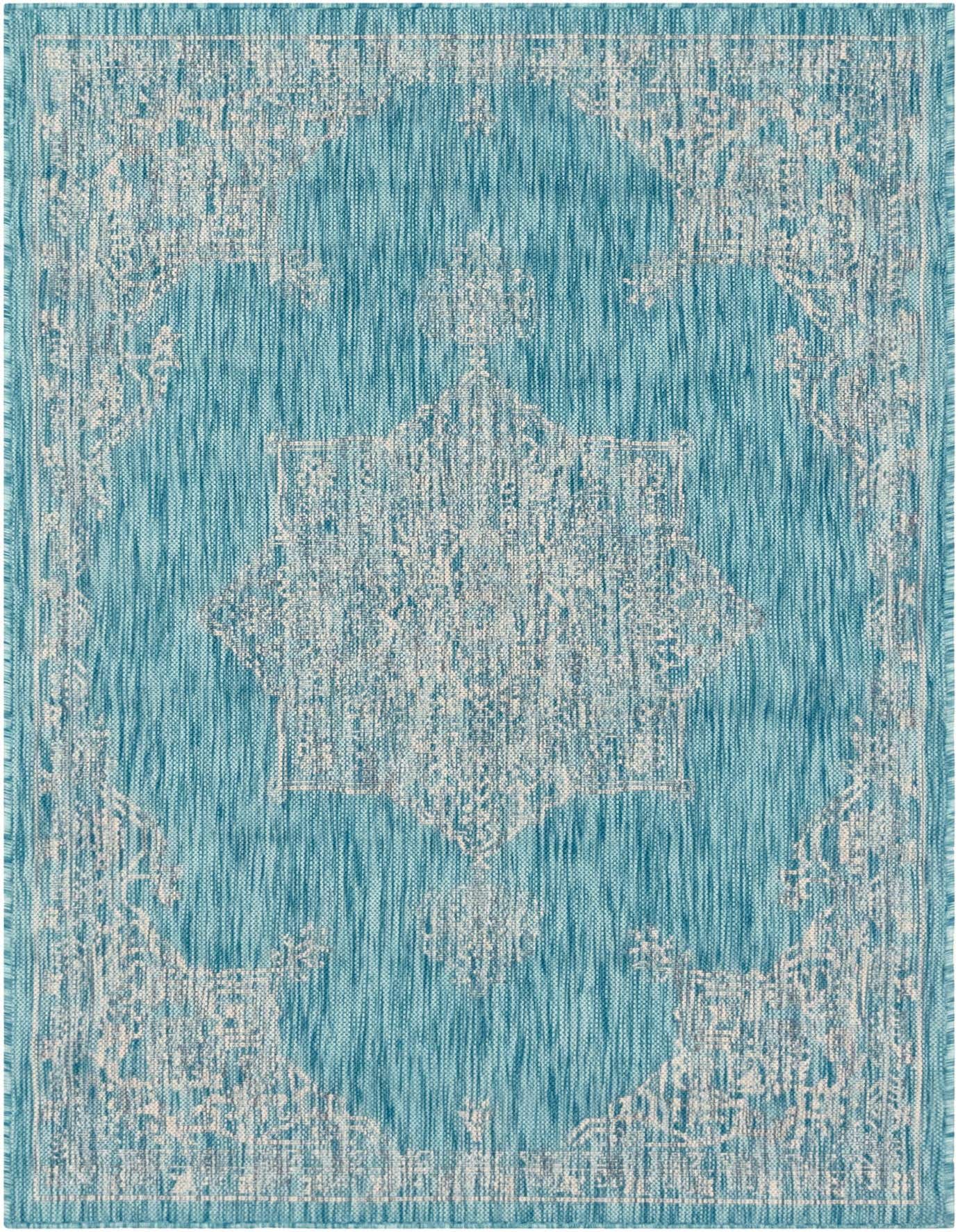4' x 6' Easy-Clean Traditional Indoor / Outdoor Rug